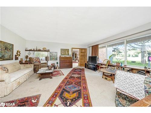 13968 9Th Line, Halton Hills, ON - Indoor Photo Showing Living Room