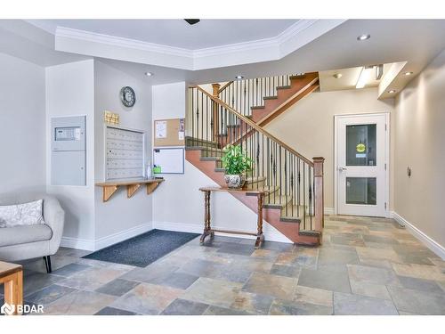 107-19B Yonge Street N, Elmvale, ON - Indoor Photo Showing Other Room