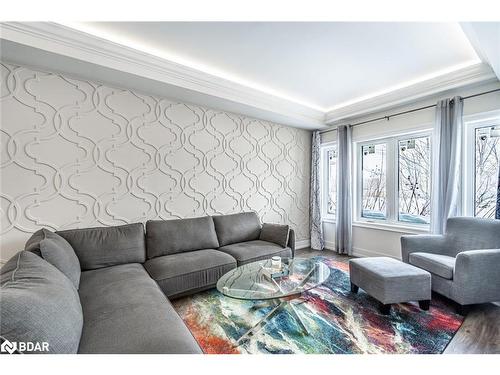 99 Mcintyre Drive, Barrie, ON - Indoor Photo Showing Living Room