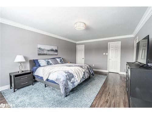 99 Mcintyre Drive, Barrie, ON - Indoor Photo Showing Bedroom