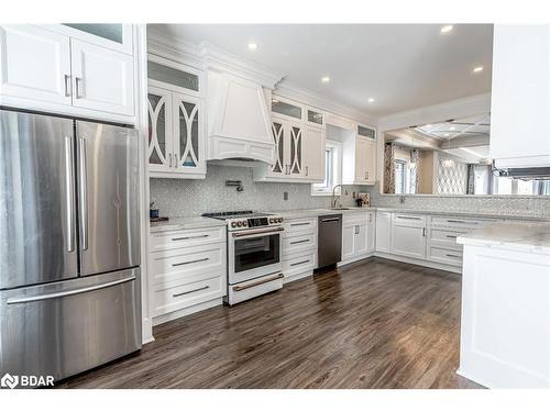 99 Mcintyre Drive, Barrie, ON - Indoor Photo Showing Kitchen With Upgraded Kitchen