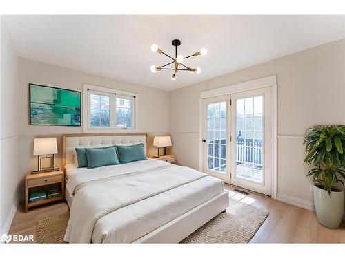 262 Duckworth Street, Barrie, ON - Indoor Photo Showing Bedroom