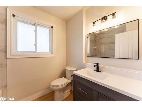 262 Duckworth Street, Barrie, ON - Indoor Photo Showing Bathroom
