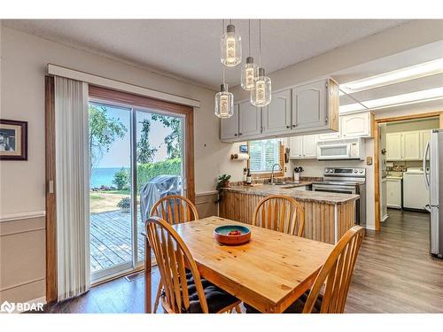 39 Grandview Crescent, Oro-Medonte, ON - Indoor Photo Showing Dining Room