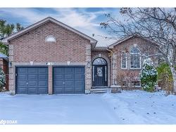 63 Mapleton Avenue  Barrie, ON L4N 7L7