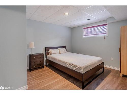 63 Mapleton Avenue, Barrie, ON - Indoor Photo Showing Bedroom