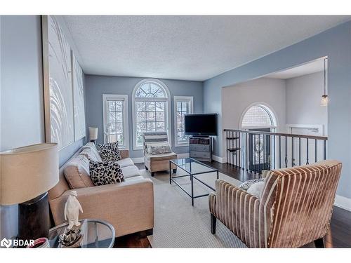 63 Mapleton Avenue, Barrie, ON - Indoor Photo Showing Living Room
