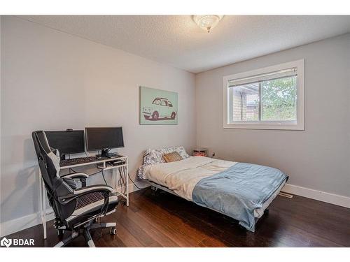 63 Mapleton Avenue, Barrie, ON - Indoor Photo Showing Bedroom