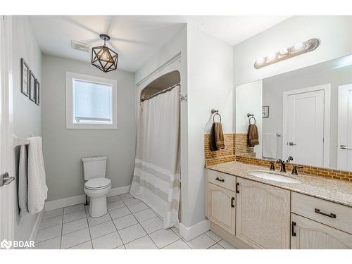 63 Mapleton Avenue, Barrie, ON - Indoor Photo Showing Bathroom