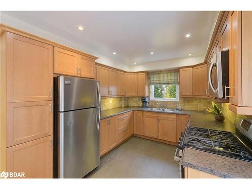 4207 Trapper Crescent, Mississauga, ON - Indoor Photo Showing Kitchen With Double Sink