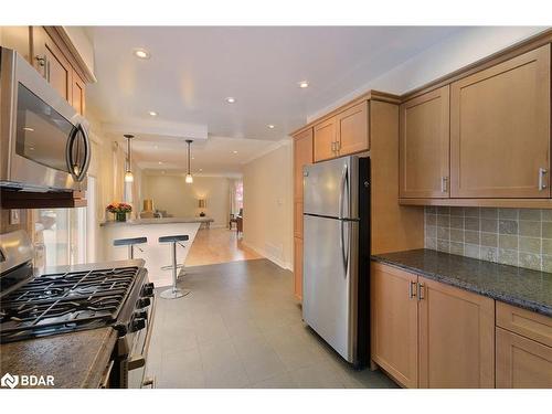 4207 Trapper Crescent, Mississauga, ON - Indoor Photo Showing Kitchen