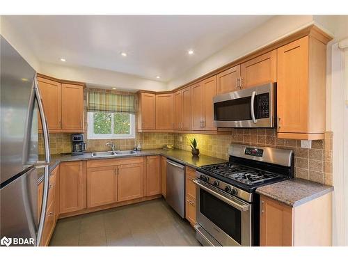 4207 Trapper Crescent, Mississauga, ON - Indoor Photo Showing Kitchen With Double Sink