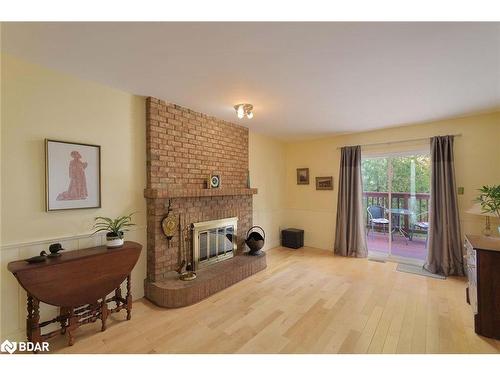 4207 Trapper Crescent, Mississauga, ON - Indoor Photo Showing Living Room With Fireplace