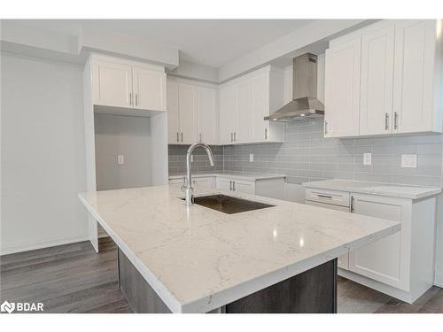25 Amsterdam Drive, Barrie, ON - Indoor Photo Showing Kitchen With Upgraded Kitchen