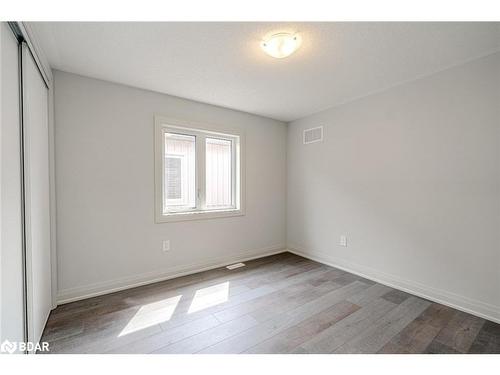 25 Amsterdam Drive, Barrie, ON - Indoor Photo Showing Other Room