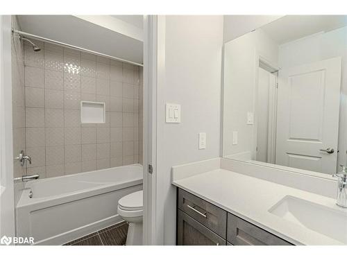 25 Amsterdam Drive, Barrie, ON - Indoor Photo Showing Bathroom