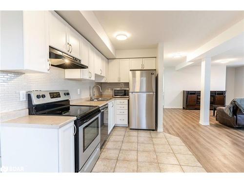 2-141 Sydenham Wells, Barrie, ON - Indoor Photo Showing Kitchen With Stainless Steel Kitchen