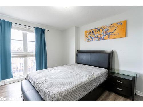 2-141 Sydenham Wells, Barrie, ON - Indoor Photo Showing Bedroom