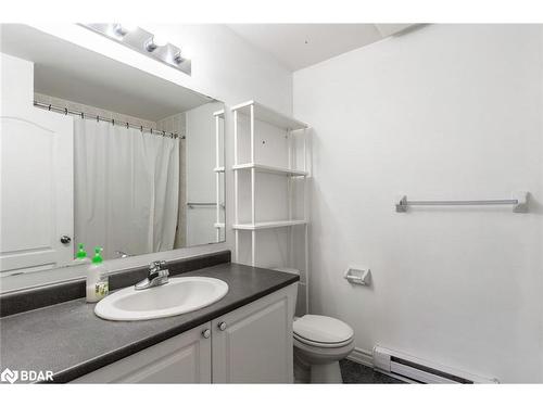 2-141 Sydenham Wells, Barrie, ON - Indoor Photo Showing Bathroom