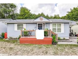 272 Jeff Smith Court  Newmarket, ON L3Y 8C5