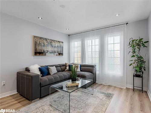 129 Flagstone Way, Newmarket, ON - Indoor Photo Showing Living Room