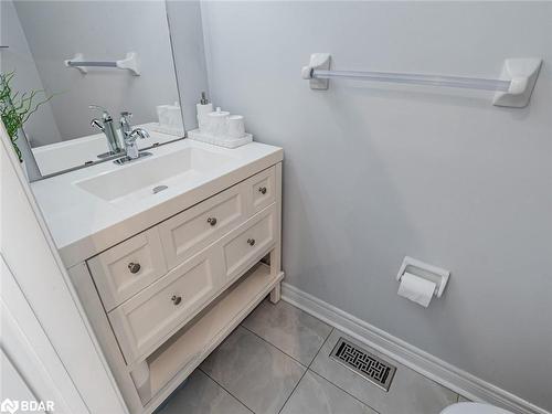 129 Flagstone Way, Newmarket, ON - Indoor Photo Showing Bathroom