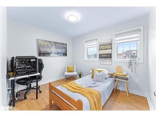 129 Flagstone Way, Newmarket, ON - Indoor Photo Showing Bedroom