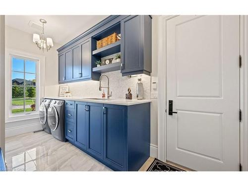 161 Perryman Court, Erin, ON - Indoor Photo Showing Laundry Room