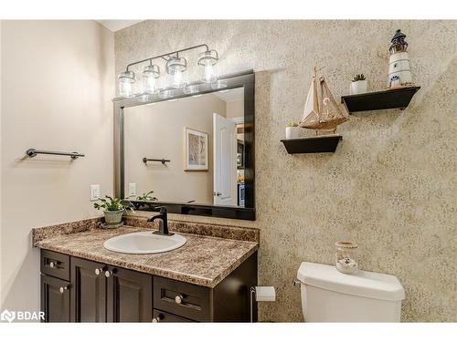 212-44 Ferndale Drive S, Barrie, ON - Indoor Photo Showing Bathroom