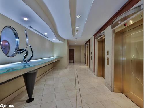 318-168 Simcoe Street, Toronto, ON - Indoor Photo Showing Other Room