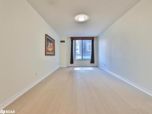 318-168 Simcoe Street, Toronto, ON - Indoor Photo Showing Other Room