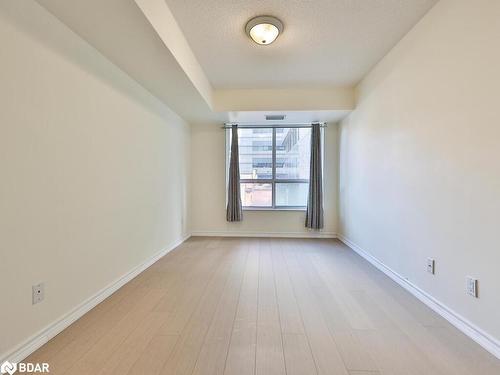 318-168 Simcoe Street, Toronto, ON - Indoor Photo Showing Other Room
