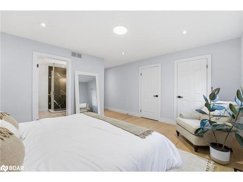 32 Dickinson Court, Elora, ON - Indoor Photo Showing Bedroom