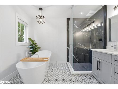 32 Dickinson Court, Elora, ON - Indoor Photo Showing Bathroom