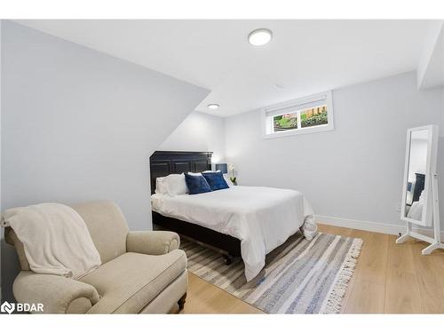 32 Dickinson Court, Elora, ON - Indoor Photo Showing Bedroom