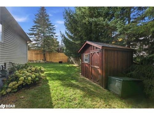 32 Dickinson Court, Elora, ON - Outdoor With Backyard