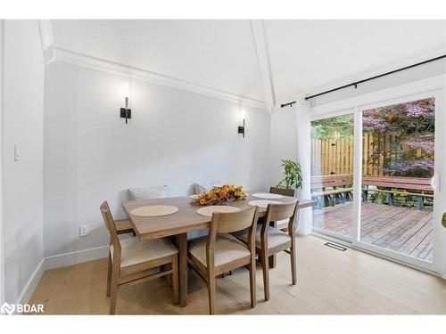 32 Dickinson Court, Elora, ON - Indoor Photo Showing Dining Room