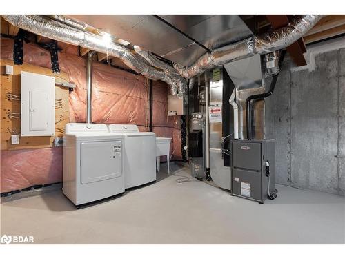 22 Mcconnell Crescent, Bracebridge, ON - Indoor Photo Showing Laundry Room
