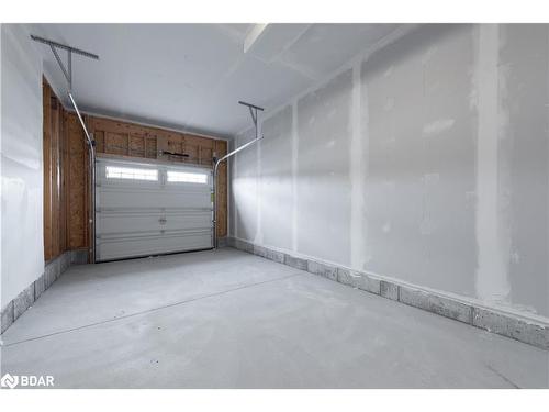 22 Mcconnell Crescent, Bracebridge, ON - Indoor Photo Showing Garage