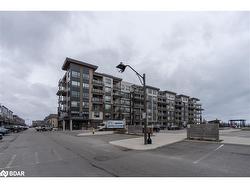 210-40 Esplanade Lane  Grimsby, ON L3M 0G9