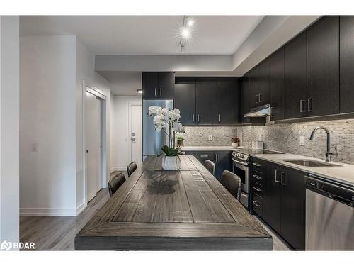 210-40 Esplanade Lane, Grimsby, ON - Indoor Photo Showing Kitchen With Upgraded Kitchen