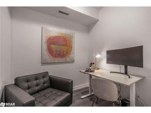 210-40 Esplanade Lane, Grimsby, ON - Indoor