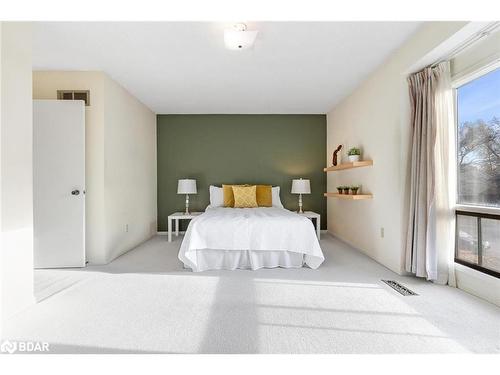 4097 Pheasant Run, Mississauga, ON - Indoor Photo Showing Bedroom