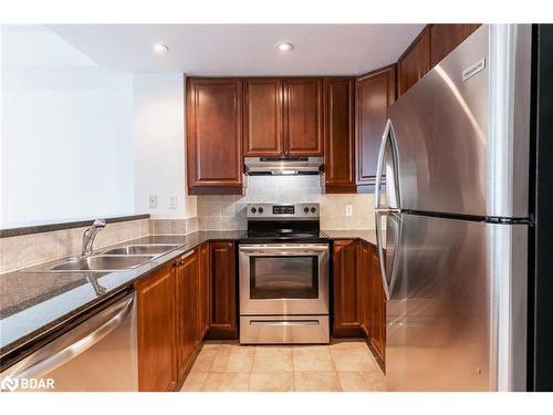 1005-6 Toronto Street, Barrie, ON - Indoor Photo Showing Kitchen With Stainless Steel Kitchen With Double Sink