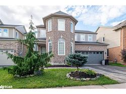 69 Kidd Crescent  New Tecumseth, ON L9R 0C8