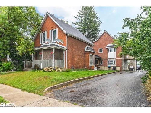 81 Innisfil Street  Barrie, ON L4N 3E3