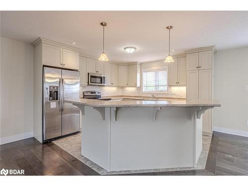 10 Grew Crescent, Penetanguishene, ON - Indoor Photo Showing Kitchen With Upgraded Kitchen