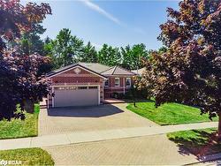 8 Kell Place  Barrie, ON L4N 9K3