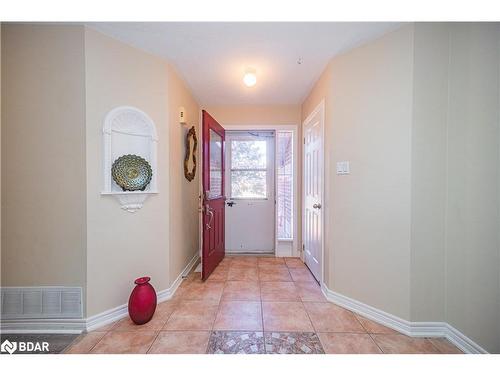 8 Kell Place, Barrie, ON - Indoor Photo Showing Other Room