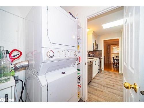 8 Kell Place, Barrie, ON - Indoor Photo Showing Laundry Room